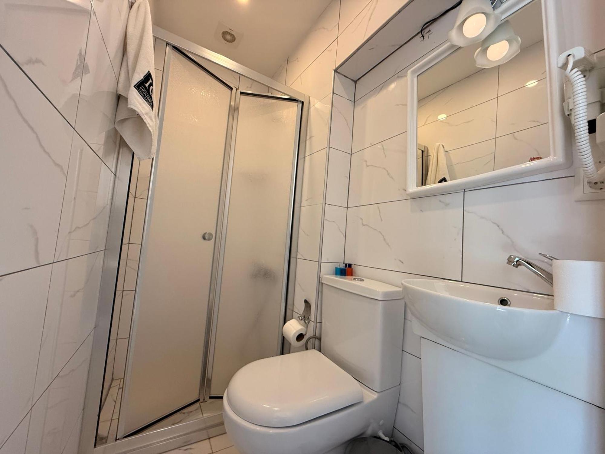 Iq Hotel Istanbul Exteriör bild